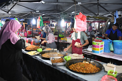 Tapak Pasar Malam Kuah