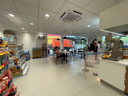 FamilyMart Gua Musang