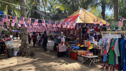 Pasar Terapung Pulau Sri Tanjung