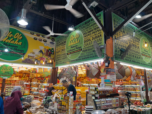 pahlawan walk market