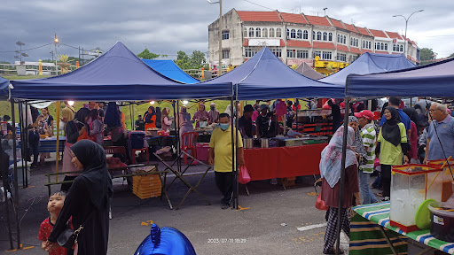 Pasar malam Lipis (Selasa)