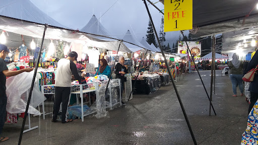 Central night market