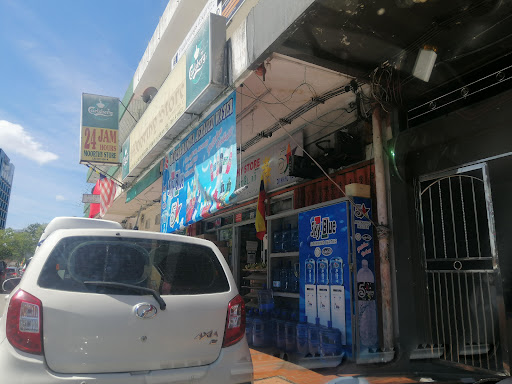 Moorthy Mini Market