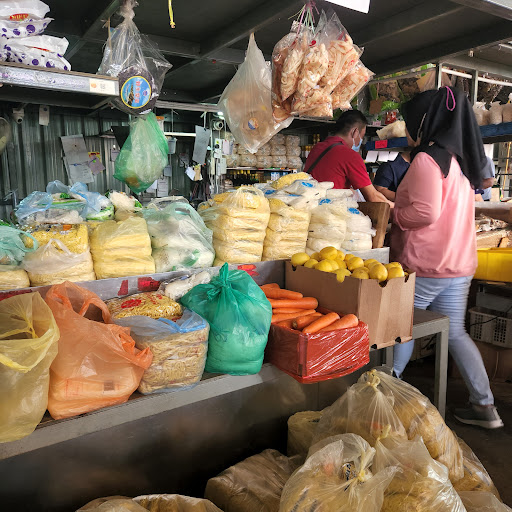 Pasar Ikan, sayur, buah-buahan dan kuih muih Sabindo, Kinarut, Sabah.