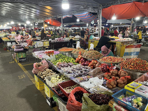 Anjung Kinabalu (AKINA Night Market)