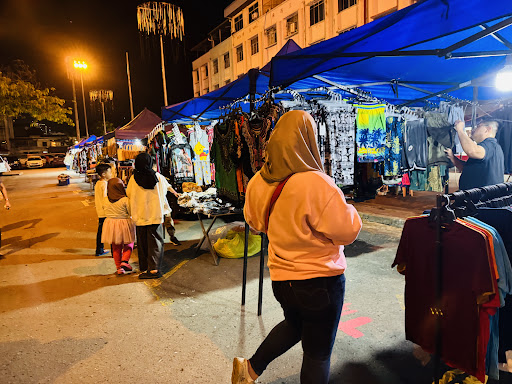 Pasar Malam Kampung Air
