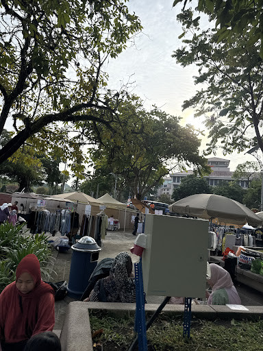 PEOPLE'S MARKET