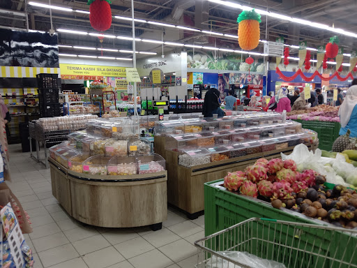 Bataras Hypermarket Putatan Railway