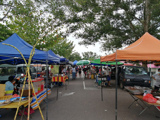 Pasar Malam Taman Muhibbah (night market)