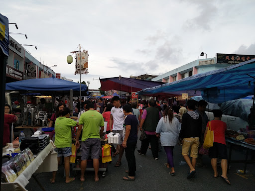 Pasar Malam (Sabtu) Taman Ungku Tun Aminah (TUTA)
