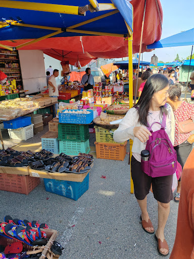 Pasar Pagi Pekan Nanas