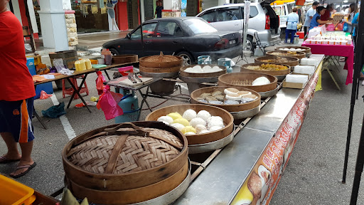 Pasar Malam Khamis Impian Emas