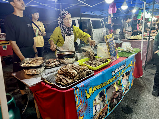 Pasar Malam Kuah