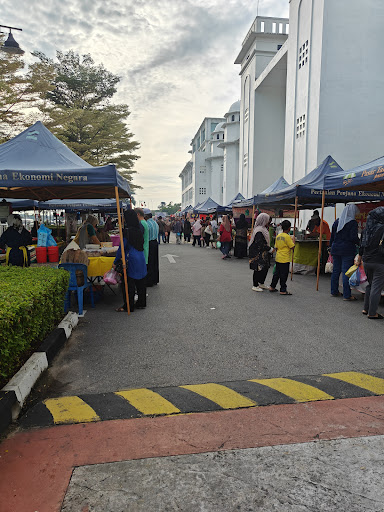 Pasar Tani • Souq Al-Bukhary