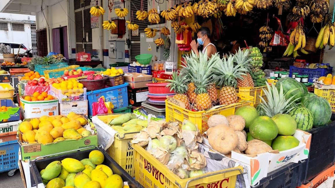 pasar buah buahan tempatan