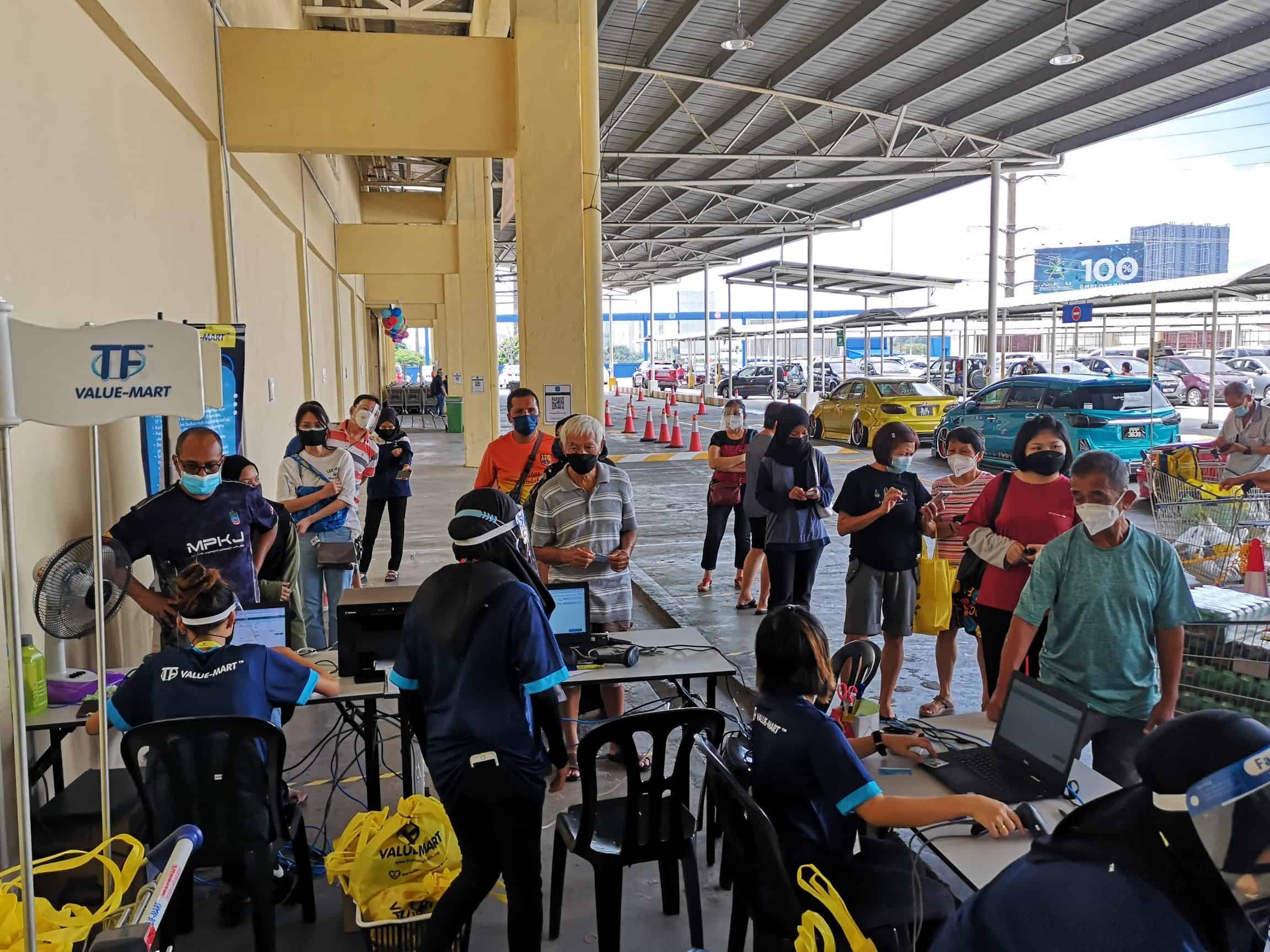 pasaraya value megastore kota tinggi